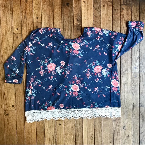 Eyeshadow Tops - Eyeshadow Floral Top w/Split Back & Crochet Trim